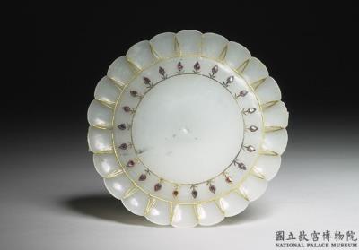 图片[2]-Jade plate with floral rim, India-China Archive